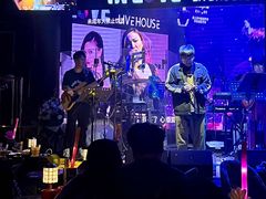 -INLOVE Live House