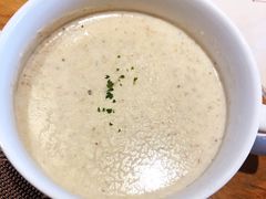 蘑菇浓汤-LUCCA卢卡西班牙海鲜饭(远洋广场店)
