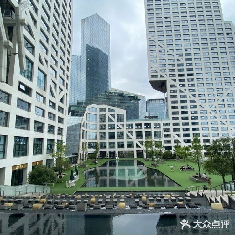 成都必逛商场——成都来福士广场