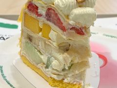 应季白巧水果千层-PAOPAO Bakery&Café(港汇店)