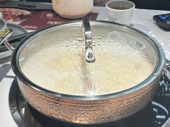 -洪氏嗨捞·广东猪肚鸡·椰子鸡火锅(西咸万象城店)
