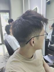 -尤司男士国潮理发馆
