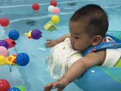 -蓝鲸奇亲子游泳俱乐部