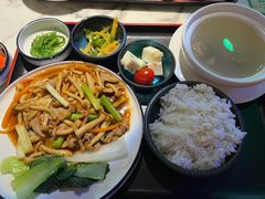 白玉菇牛腩饭-JUKEBOX玖部音乐餐厅(华侨城店)