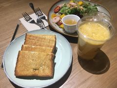 咖椰土司-HELLO 27 意面·沙拉·帕尼尼