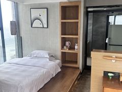-闲隅江景艺术酒店(解放碑洪崖洞总店)