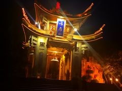 -峨眉山报国寺