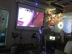 -樱花里音乐餐吧·牛扒椰子鸡(东圃店)