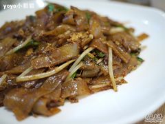 滨城特色炒河粉 -港东盛宴烧腊至尊