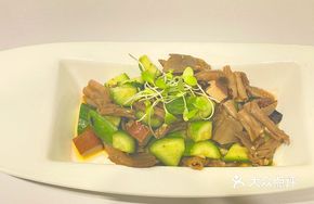 Crispy Pork Bone Salad