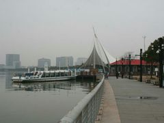 -上海滴水湖皇冠假日酒店