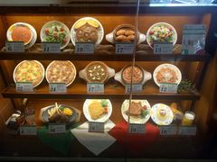 面包甜点陈列柜-萨莉亚意式餐厅(石鼓路店)