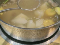 -左庭右院鲜牛肉火锅(金山万达店)
