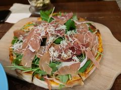 火腿芝麻菜披萨-AO cafe＆bistro