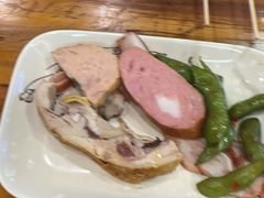 -哈尔滨小酒馆·鲜肉现穿自助烧烤(康新花园店)