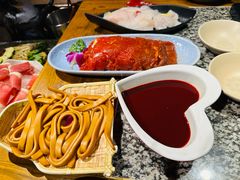 -老牌坊云南鱼豆花火锅(哈西万达店)