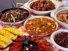 -肥小宝·金牌油焖大虾(襄阳龙虾地标店)