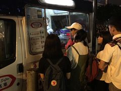 等位区-富豪雪糕车流动点(尖沙咀)