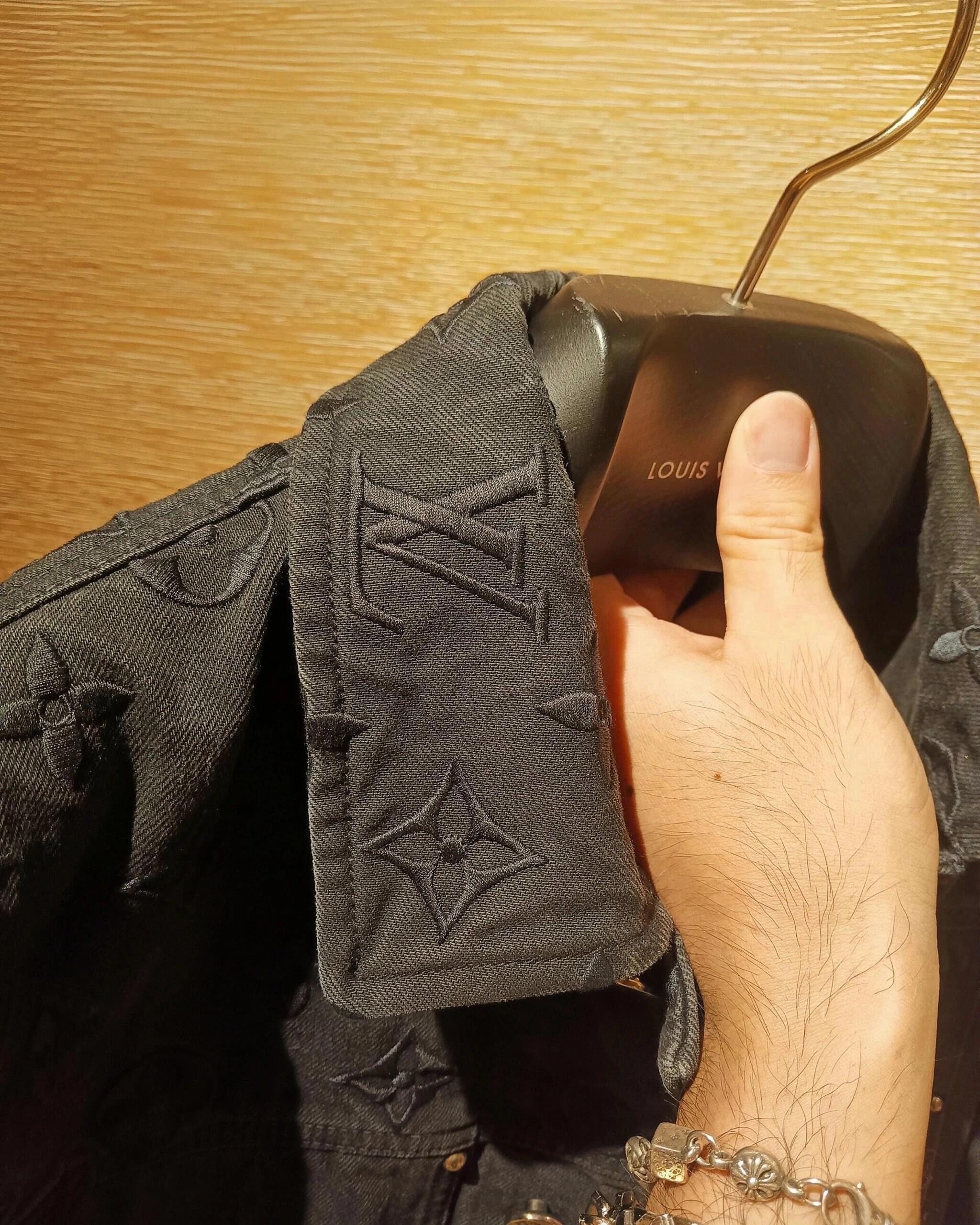 lv 刺绣牛仔套 是本季度看到最帅了