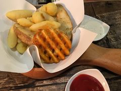 -HIGH FIVE哈福手工汉堡(桂林路店)