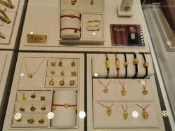 -潮宏基珠宝旗舰店(苏宁广场店)