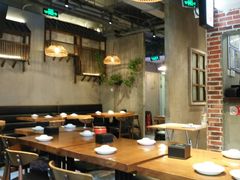 大堂-炉小二铜锅牛蛙•川湘菜(三里屯店)