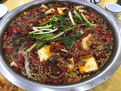 -乡土特色.冷锅鱼.牦牛肉汤锅