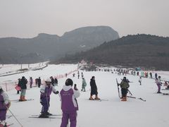 -济南卧虎山滑雪场