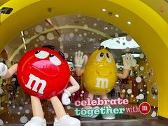 -m豆巧克力世界(上海世茂广场店)