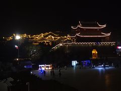-巴陵广场