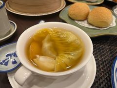 原只鲍鱼蟹肉灌汤饺-逸东轩(香港逸东酒店)