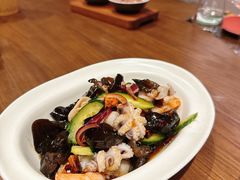 捞汁小海鲜-肆海小川菜酒馆Wine Bistro (青年路店)