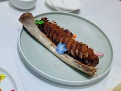 牛肋骨-青岛富力艾美酒店-乐美中餐厅创意胶东菜