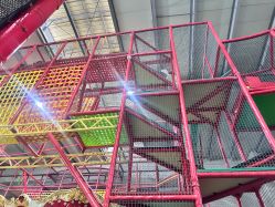 -趣玩空间蹦床乐园(临平旗舰店)