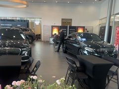 -成都中升之星奔驰4S店