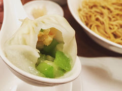丝瓜虾仁小笼包-鼎泰丰(复兴店)