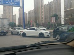 -万宝财富商业广场