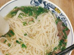 招牌骨汤牛肉面-西部马华清真兰州牛肉面·烧烤夜市(三里河店)