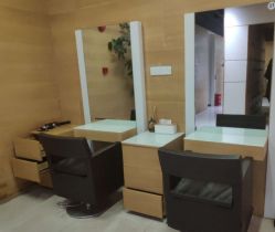 -CARR SALON