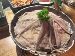 特别大片的鲜毛肚-吼堂老火锅(太古里总店)