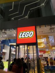 -乐高品牌旗舰店(人民广场店)