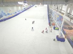 -乔波室内滑雪场