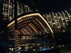 -三亚湾海居铂尔曼度假酒店