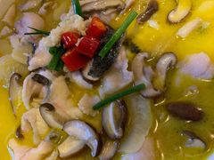 QQ酸汤鱼-蜜桃餐厅·江浙融合菜(荟聚购物中心店)