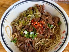 麻辣牛肉拼鸭干拌面-李易面馆(树木岭店)