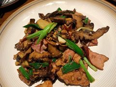 餅卷小炒肉-Local泰莲庭(虹鳟鱼店)