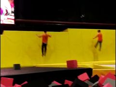 -嘿哟动霸CHUA·新潮玩运动娱乐中心·蹦床滑冰团建乐园