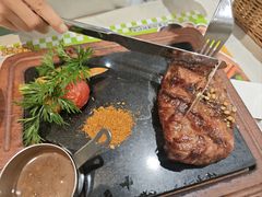 -西语炭烧牛排·西厨(滨湖万科里店)