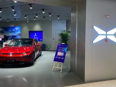 -小鹏汽车体验中心(苏州龙湖狮山天街店)