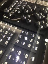 -威德钻石-克拉钻大本营(南京东路店)